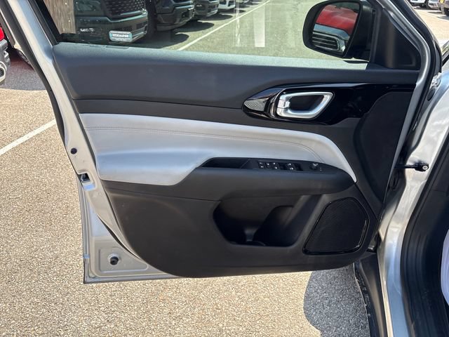Used 2025 Jeep Compass Limited AWD/4WD image 7