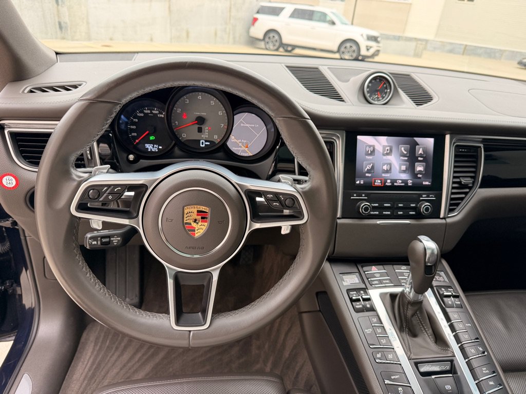 Used 2017 Porsche Macan S image 12