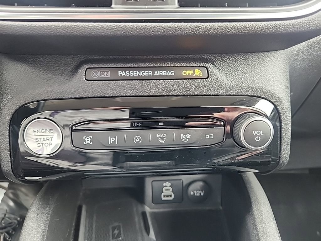 Used 2024 Ford Escape Platinum AWD/4WD image 16