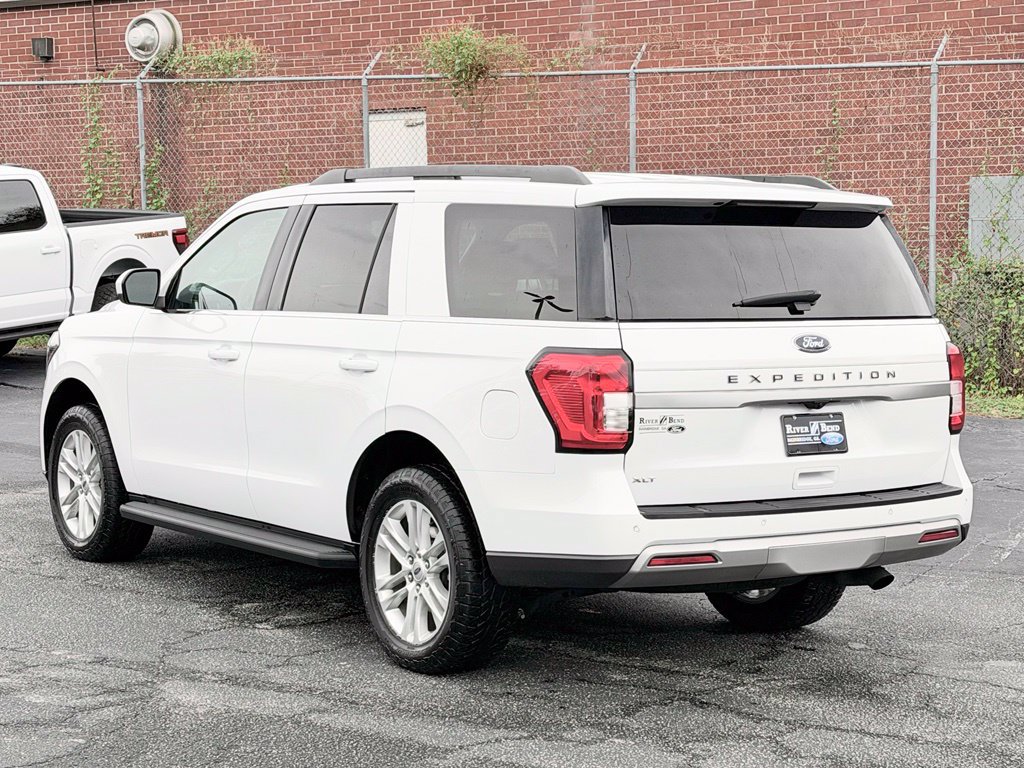 Used 2024 Ford Expedition XLT AWD/4WD image 3