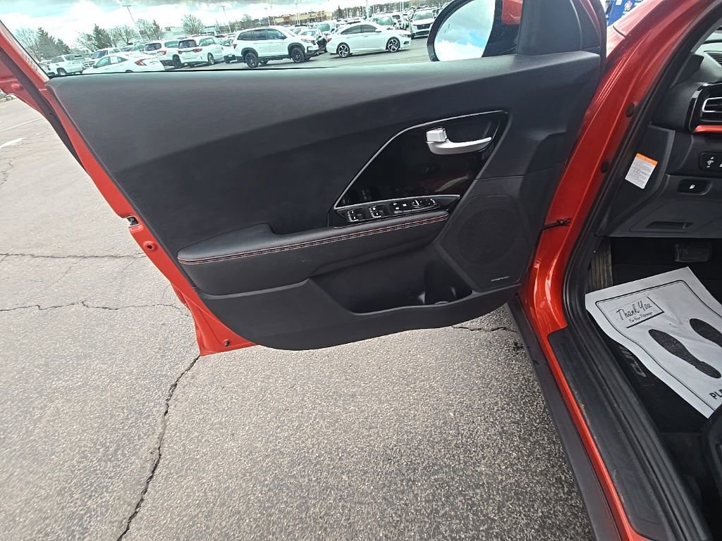 Used 2020 Kia Niro Touring image 13