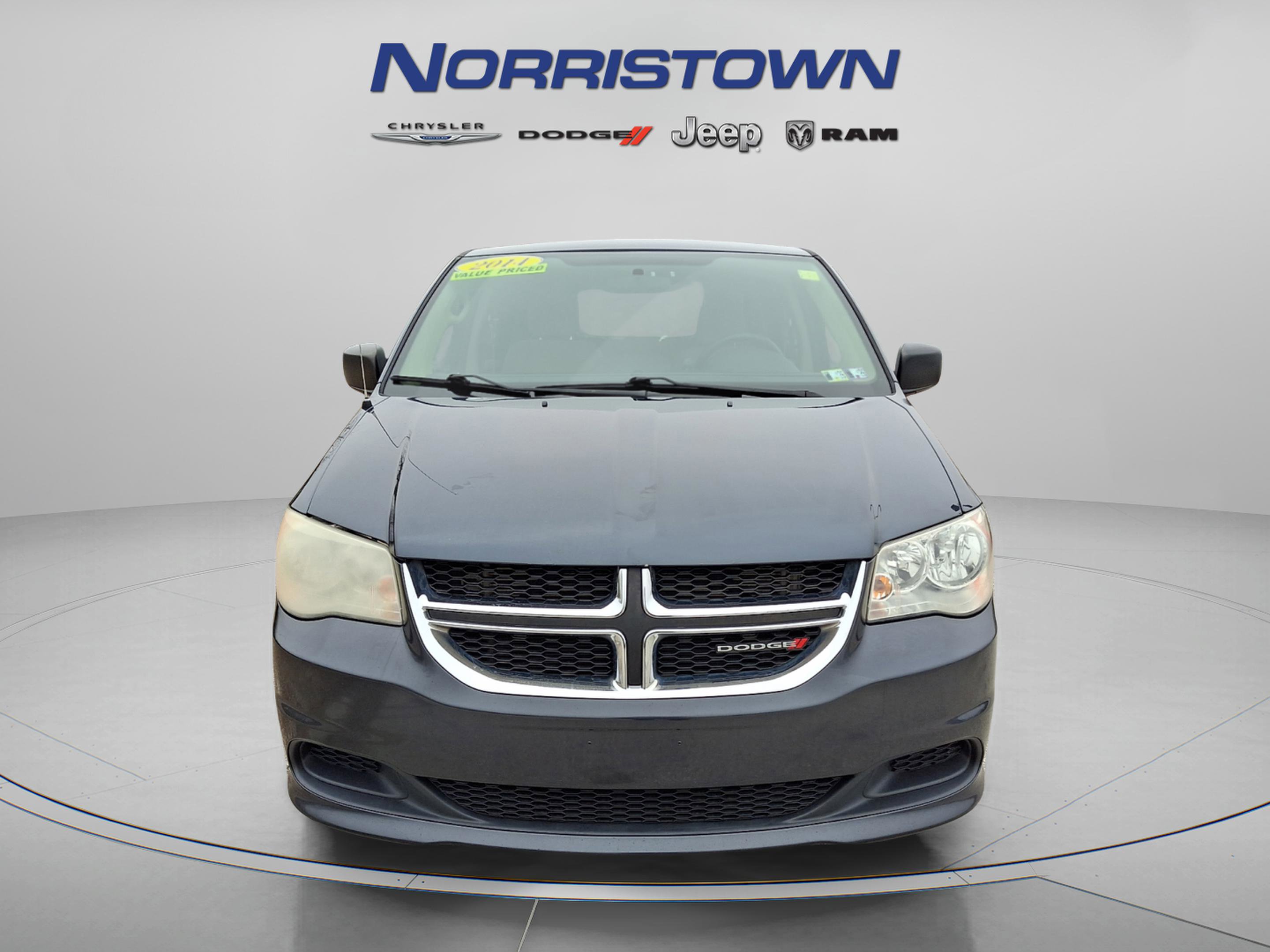 Used 2014 Dodge Grand Caravan SE w/ Quick Order Package 29E SE FWD image 2