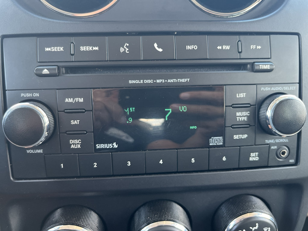 Used 2016 Jeep Patriot Latitude FWD image 19