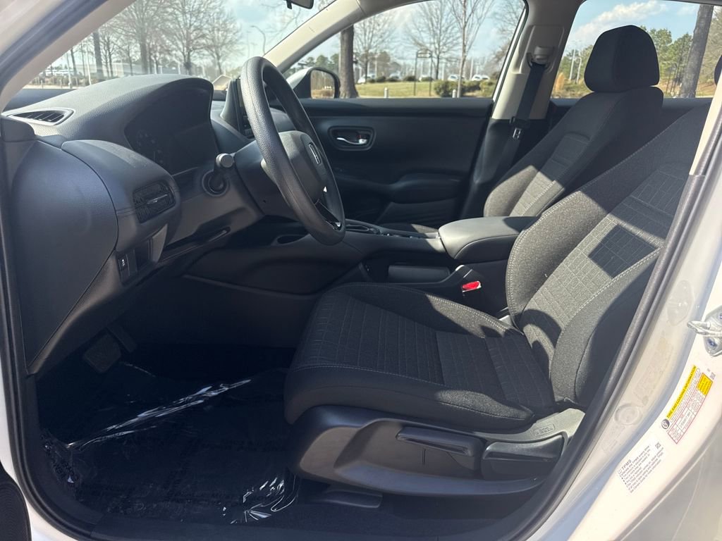 Certified 2025 Honda HR-V LX image 12