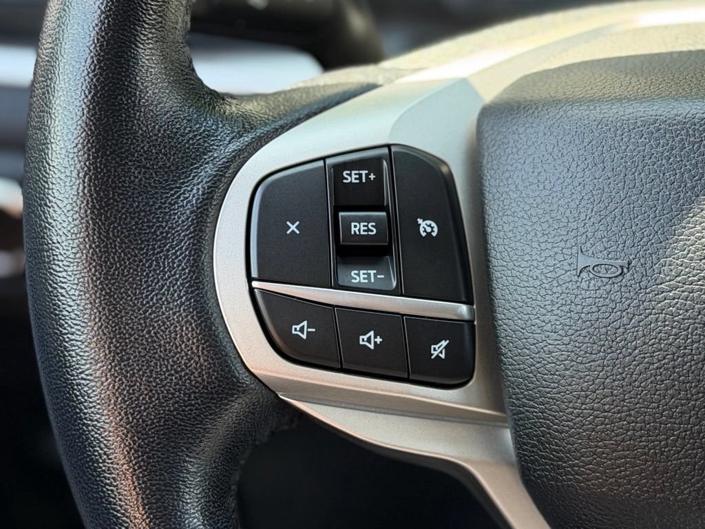 Used 2021 Ford Explorer XLT AWD/4WD image 11