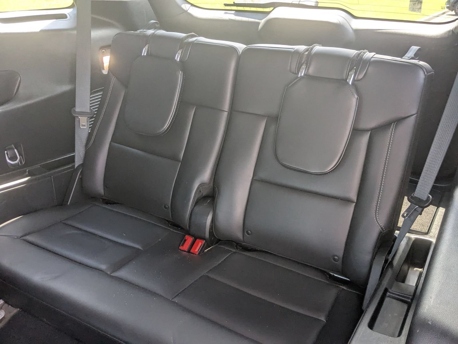 Used 2024 Ford Explorer XLT w/ Equipment Group 202A AWD/4WD image 32