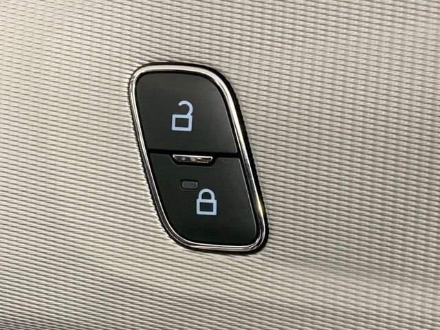 Used 2025 Ford Explorer Active image 37