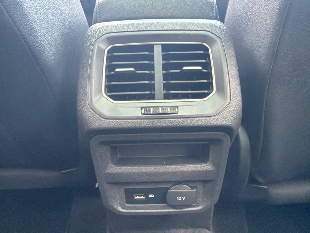 Used 2018 Volkswagen Tiguan SEL AWD/4WD image 46