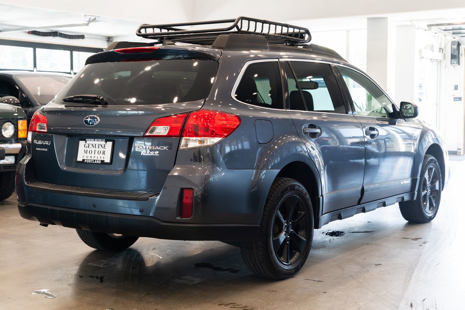 Used 2013 Subaru Outback 2.5i Limited AWD/4WD image 4