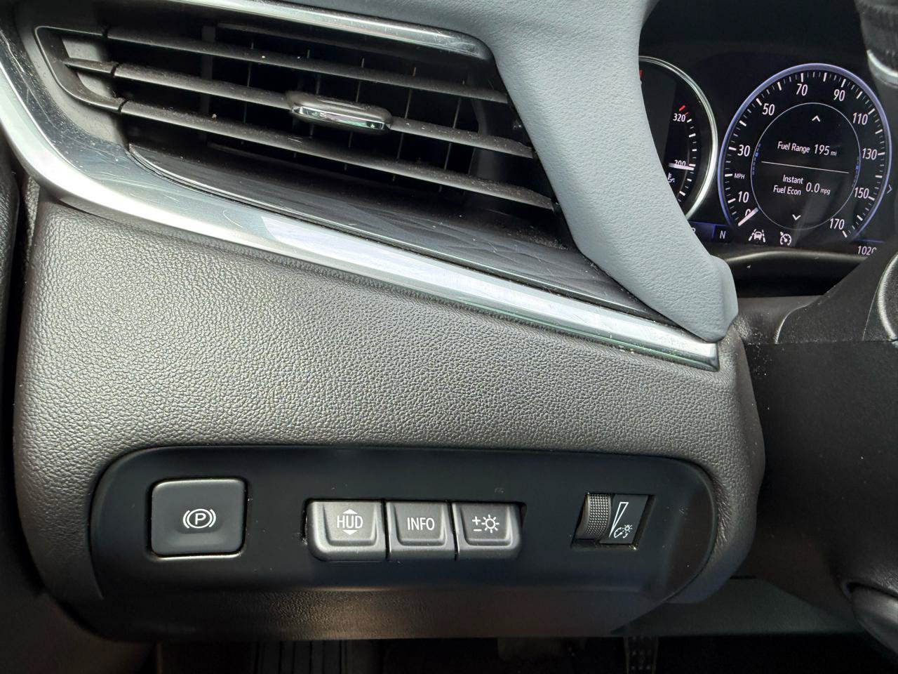 Used 2022 Buick Enclave Premium AWD/4WD image 32