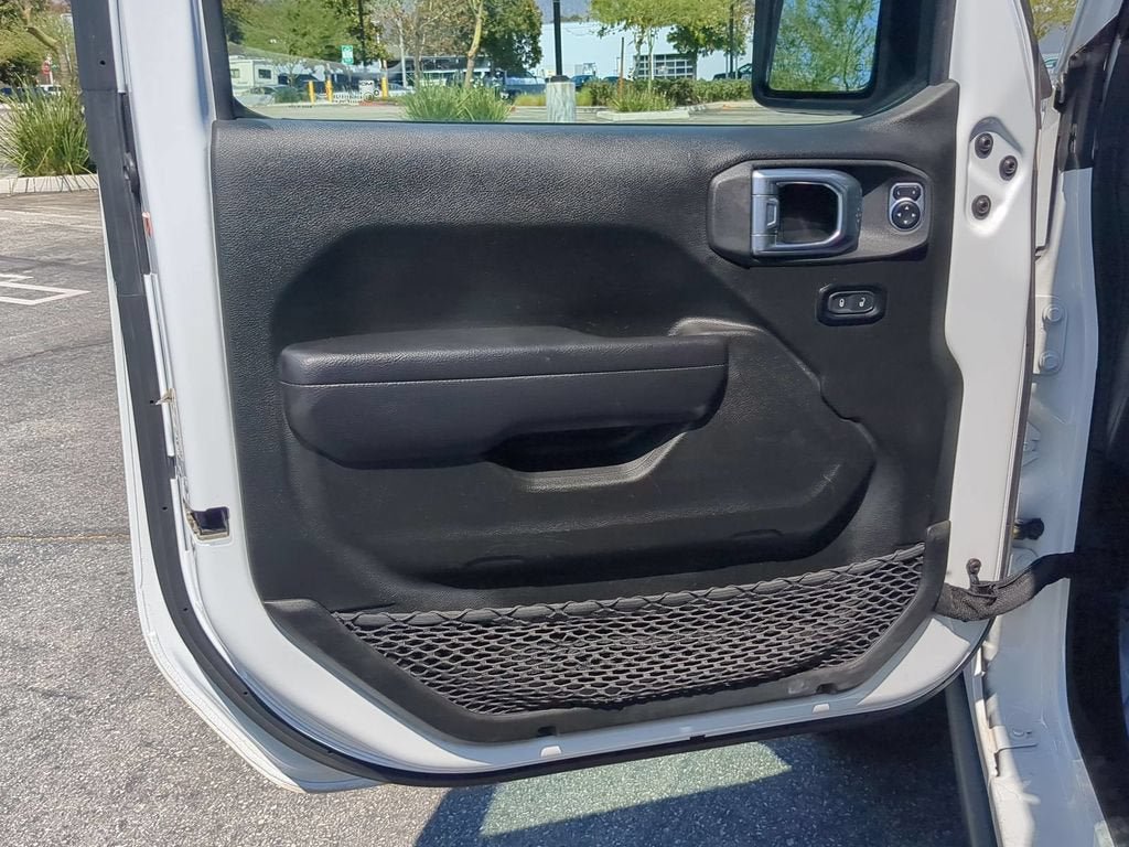 Used 2024 Jeep Wrangler Unlimited Rubicon 4xe AWD/4WD image 23