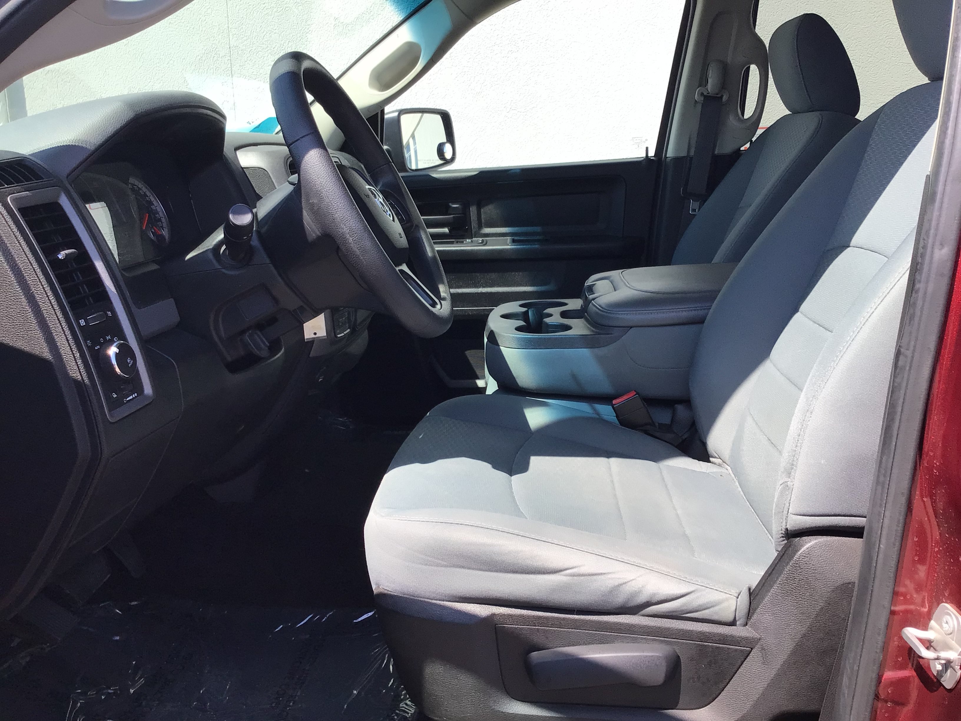 Used 2019 RAM 1500 Express w/ Express Value Package AWD/4WD image 10