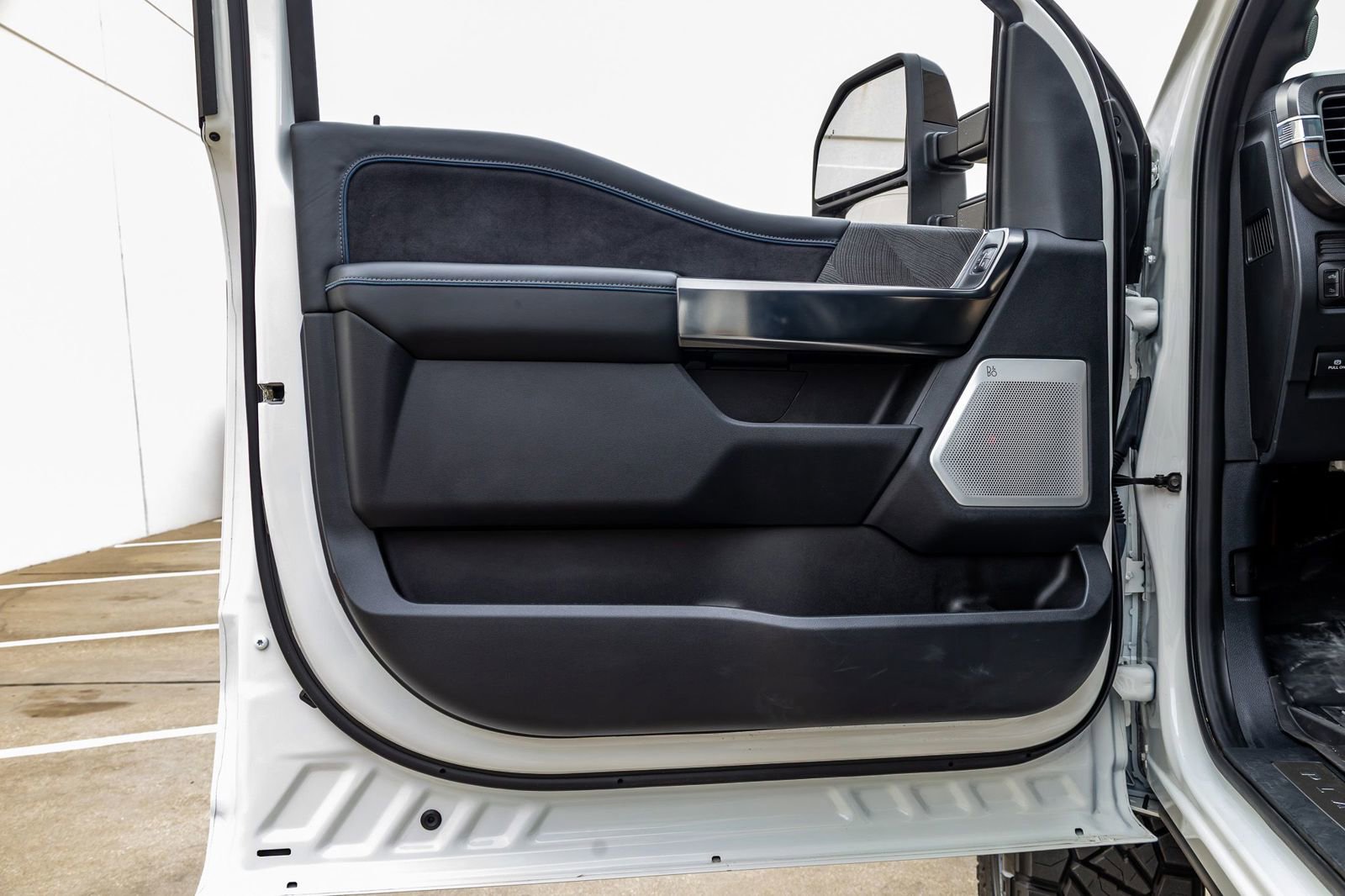 Used 2025 Ford F250 Platinum w/ Tremor Off-Road Package image 36