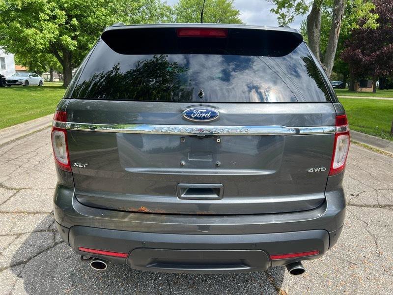 Used 2015 Ford Explorer XLT w/ Equipment Group 202B AWD/4WD image 4