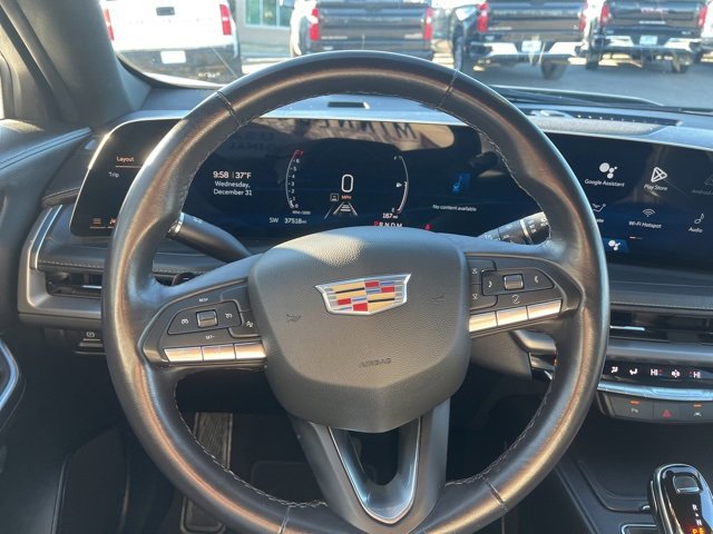 Used 2024 Cadillac XT4 Premium Luxury image 37