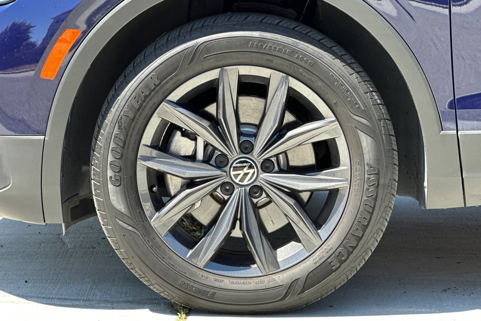 Used 2022 Volkswagen Tiguan SE w/ Panoramic Sunroof Package AWD/4WD image 26