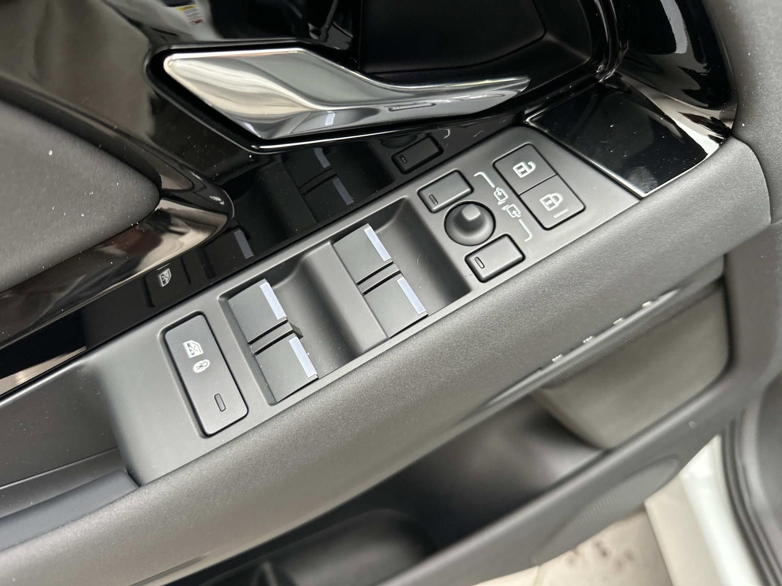 New 2026 Land Rover Range Rover Evoque S image 10