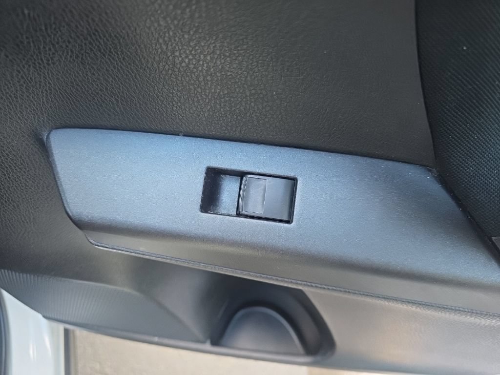 Used 2018 Toyota RAV4 LE w/ All Weather Liner Package FWD image 28