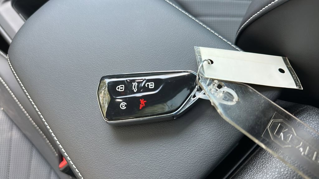 New 2026 Volkswagen Tiguan SE R-Line image 26