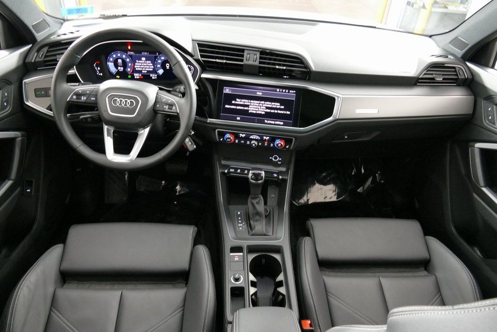 Certified 2025 Audi Q3 2.0T Premium w/ Black Optic Sport Package image 24