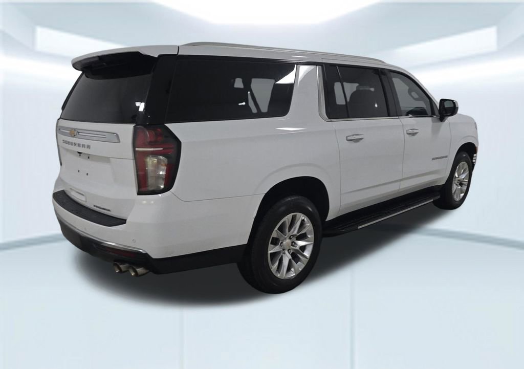 Used 2023 Chevrolet Suburban Premier image 2