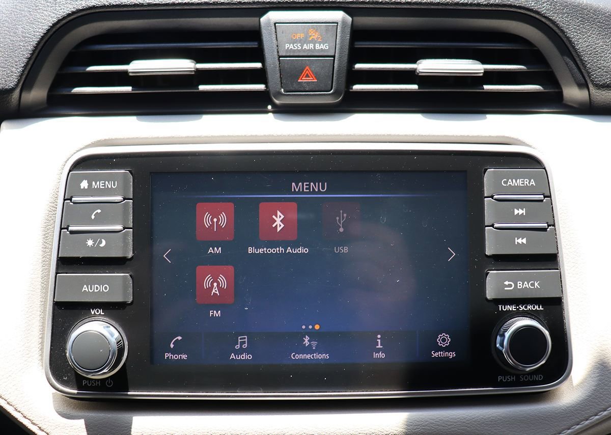 Used 2021 Nissan Versa SV FWD image 47