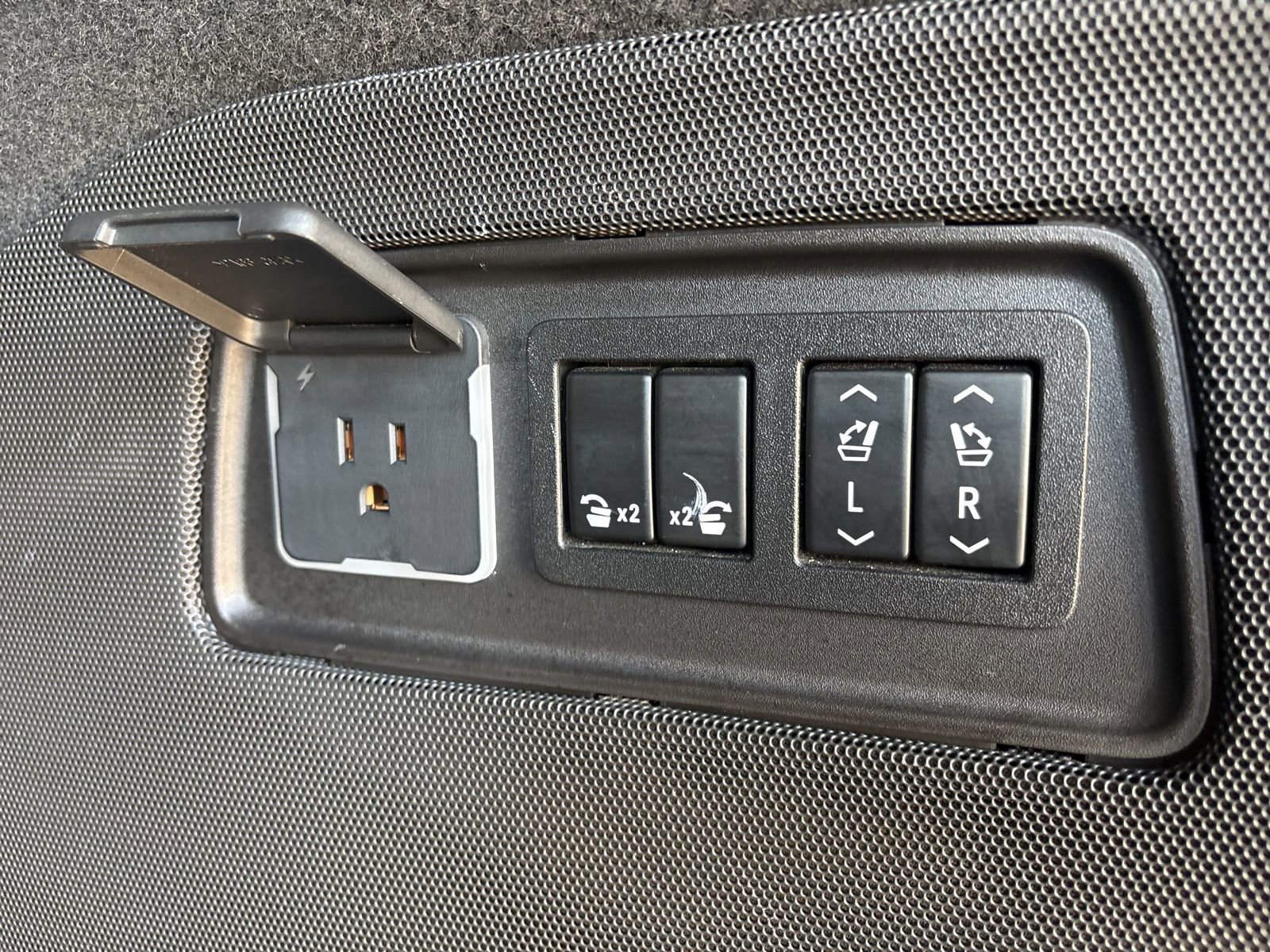 Used 2022 Cadillac Escalade Sport Platinum image 20