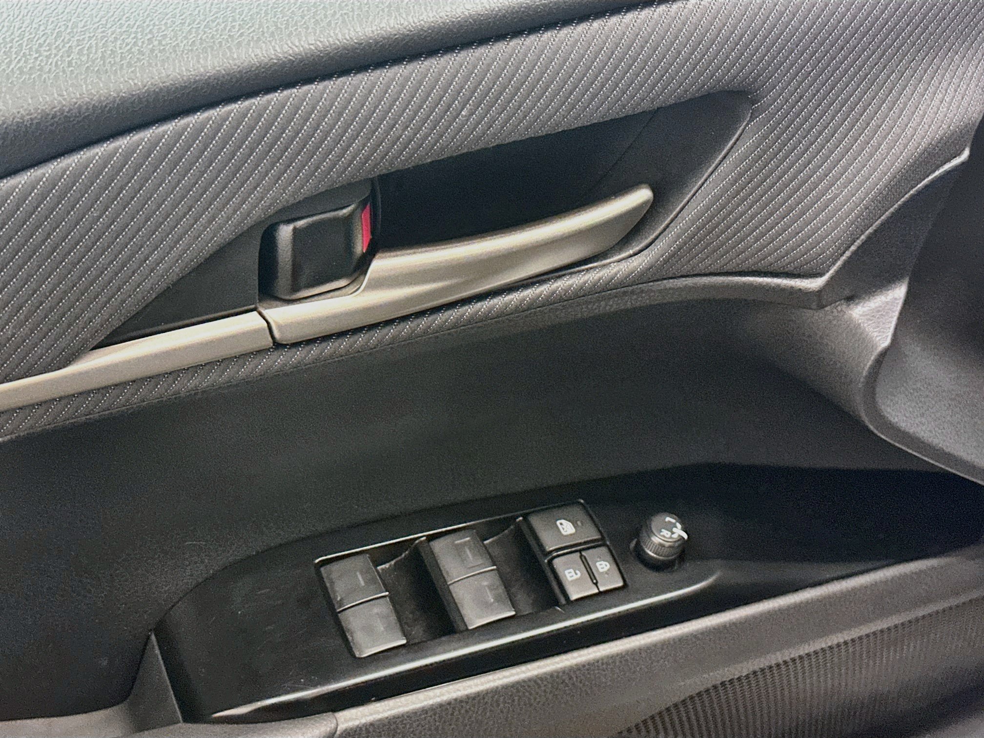 Used 2025 Toyota Camry SE FWD image 15