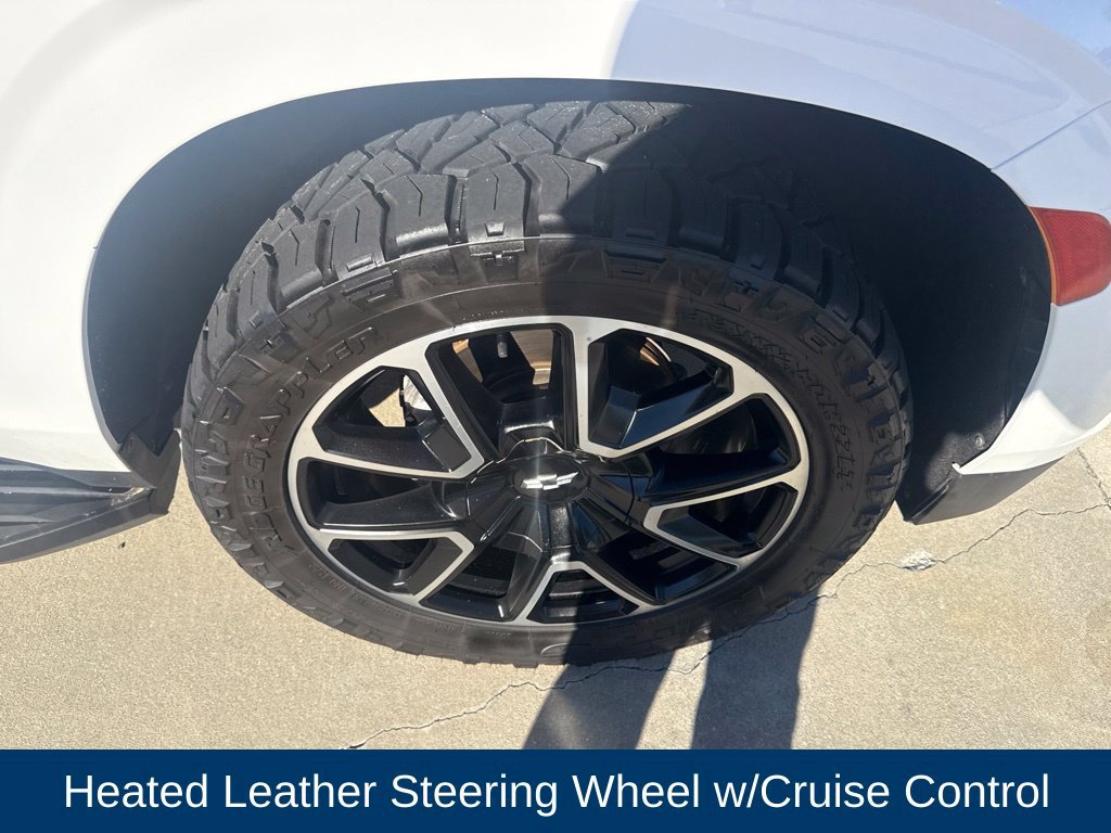 Used 2022 Chevrolet Suburban RST w/ Luxury Package AWD/4WD image 11