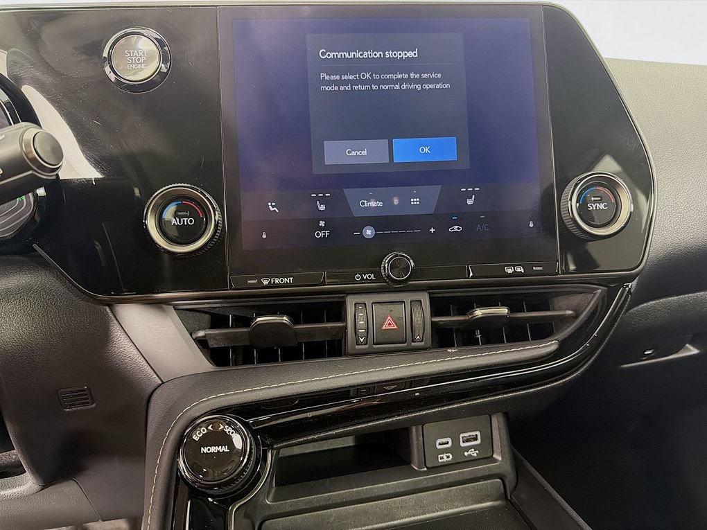 Used 2022 Lexus NX 250 FWD w/ Towing Package (2000 Lbs) image 19