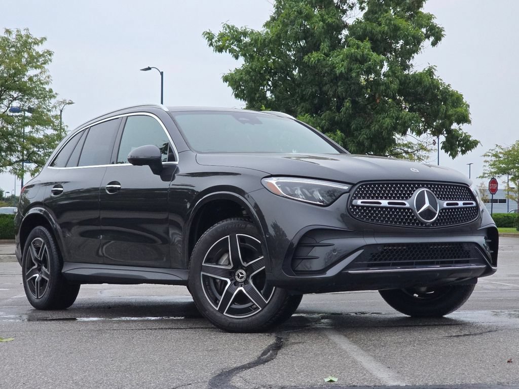 Used 2023 Mercedes-Benz GLC 300 4MATIC image 1