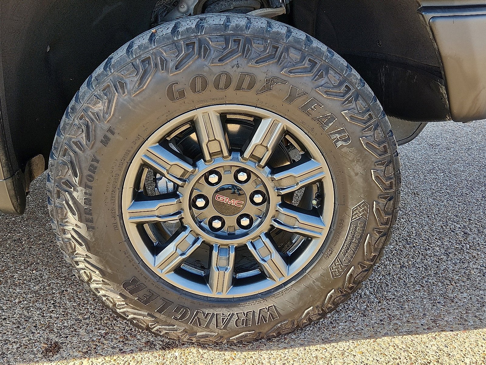 Used 2024 GMC Sierra 1500 AT4X image 7