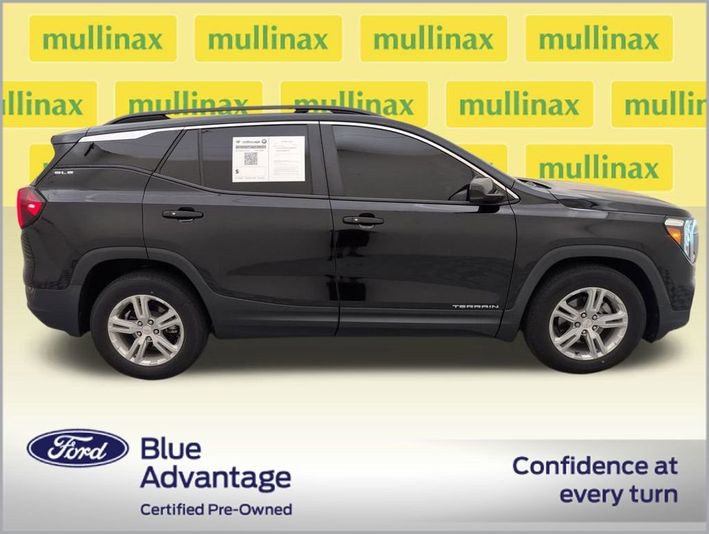 Used 2022 GMC Terrain SLE w/ Driver Convenience Package image 2