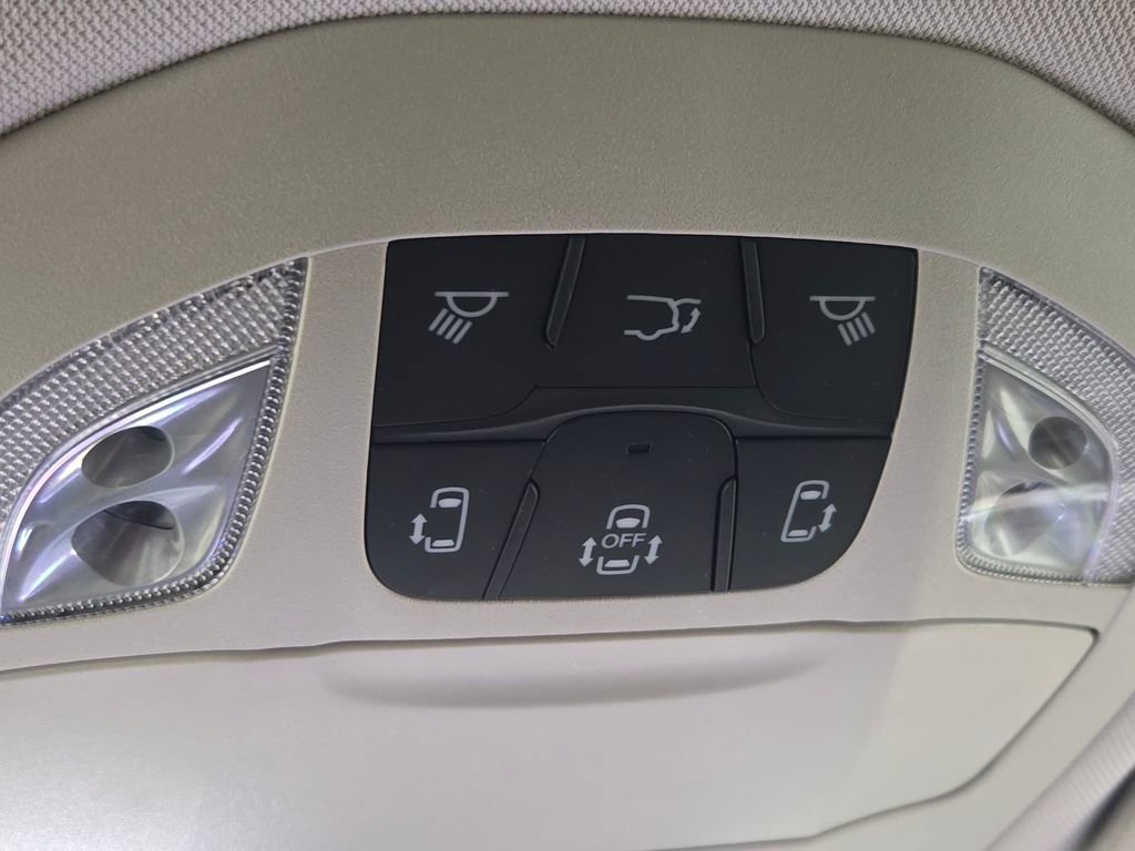 Certified 2023 Chrysler Voyager LX image 28