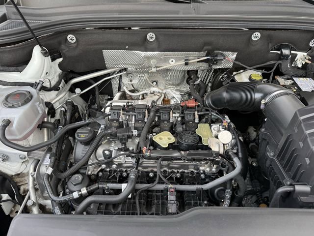 Used 2024 Volkswagen Atlas Cross Sport SEL Premium R-Line image 33