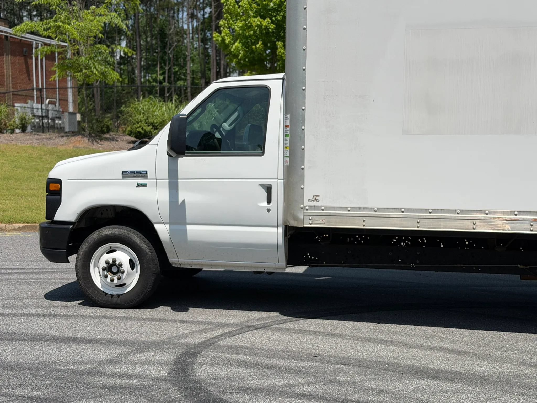 Used 2016 Ford E-350 and Econoline 350 Super Duty RWD image 8