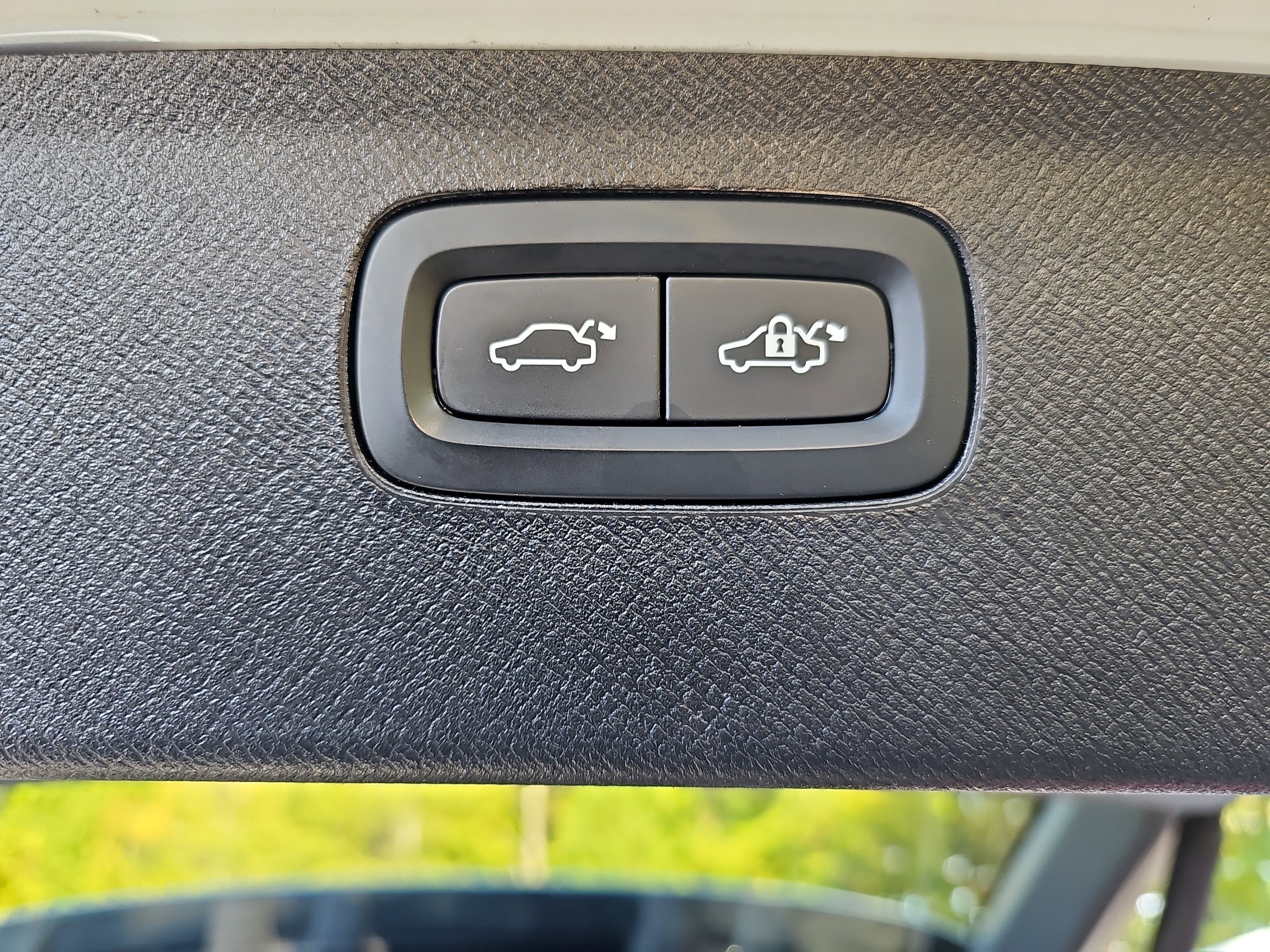 Used 2021 Volvo XC90 T6 Momentum image 14