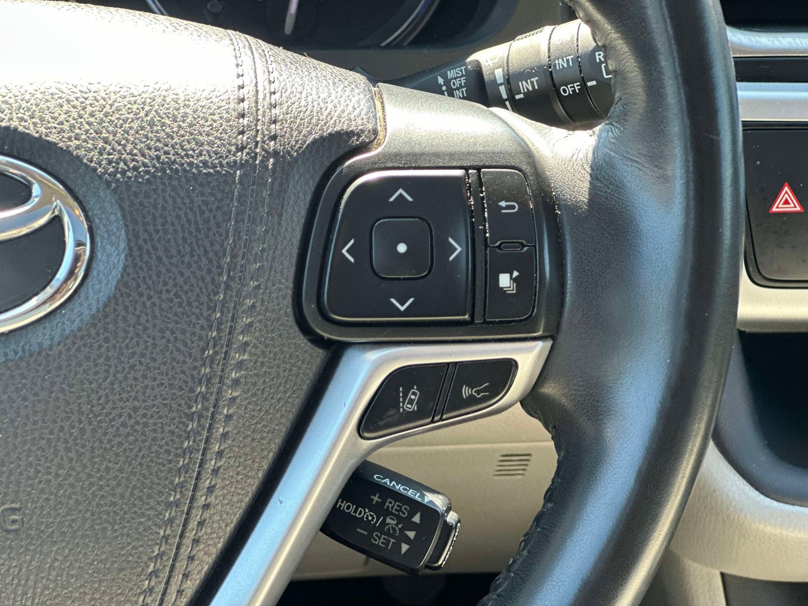 Used 2019 Toyota Highlander Limited AWD/4WD image 26