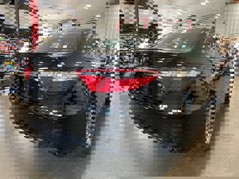 Used 2016 Toyota Camry SE FWD image 6