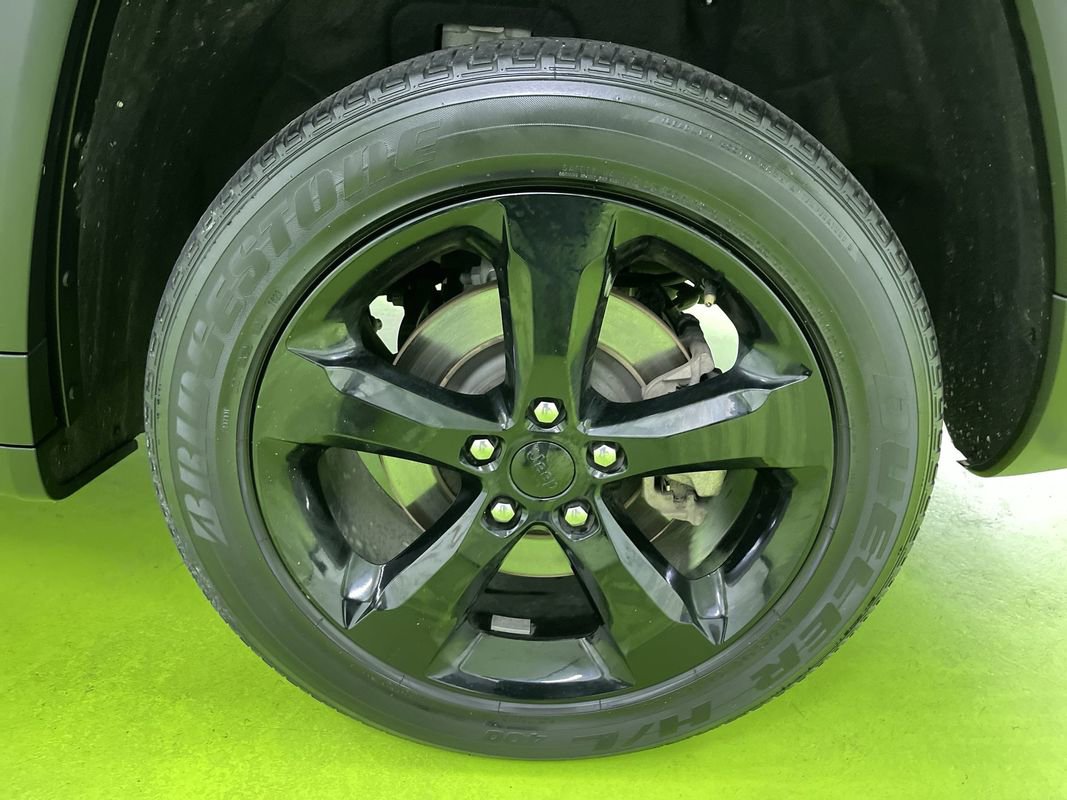 Used 2023 Jeep Grand Cherokee L Laredo image 15