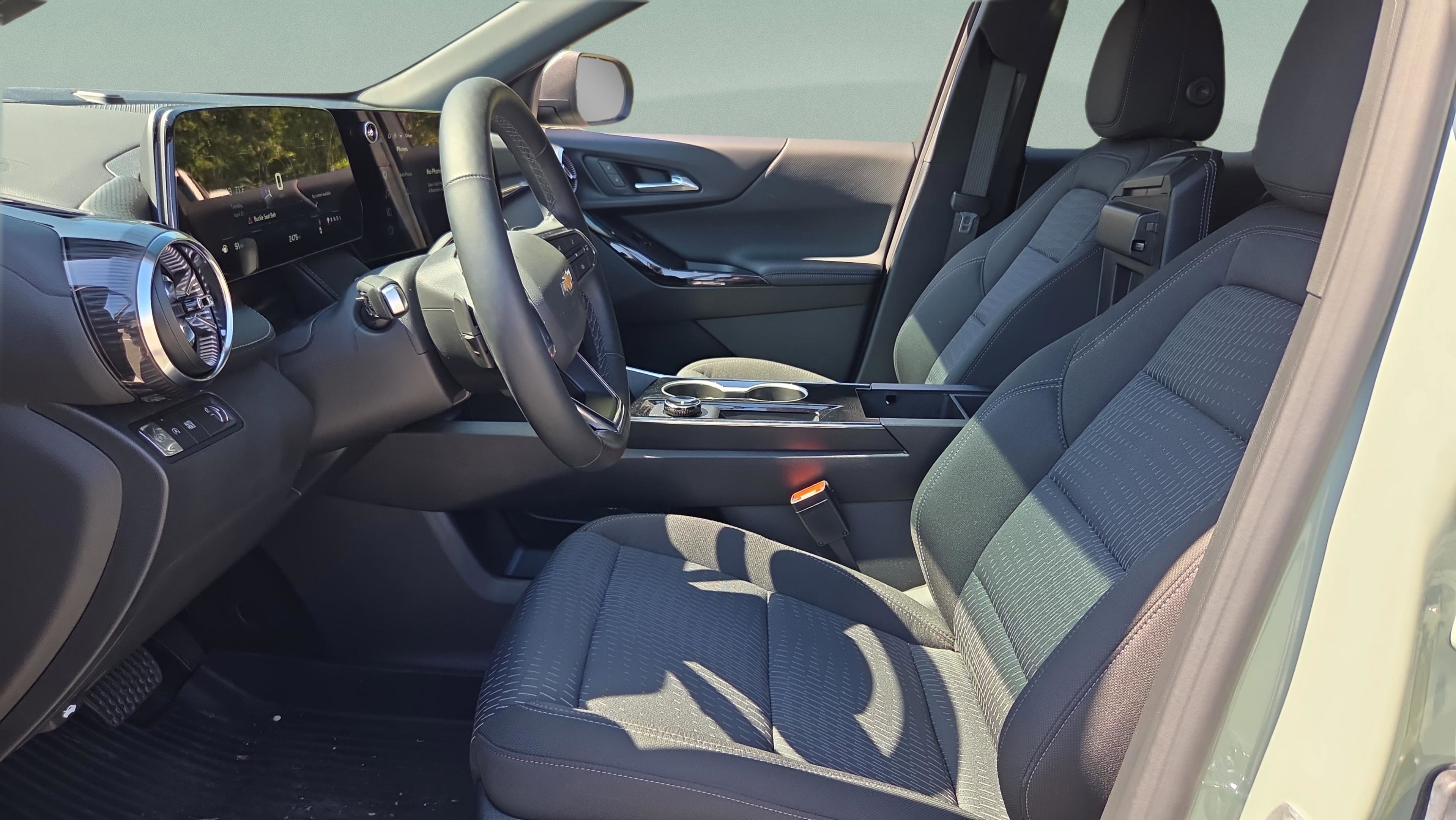 Used 2026 Chevrolet Equinox LT w/ Safety and Technology Package image 10