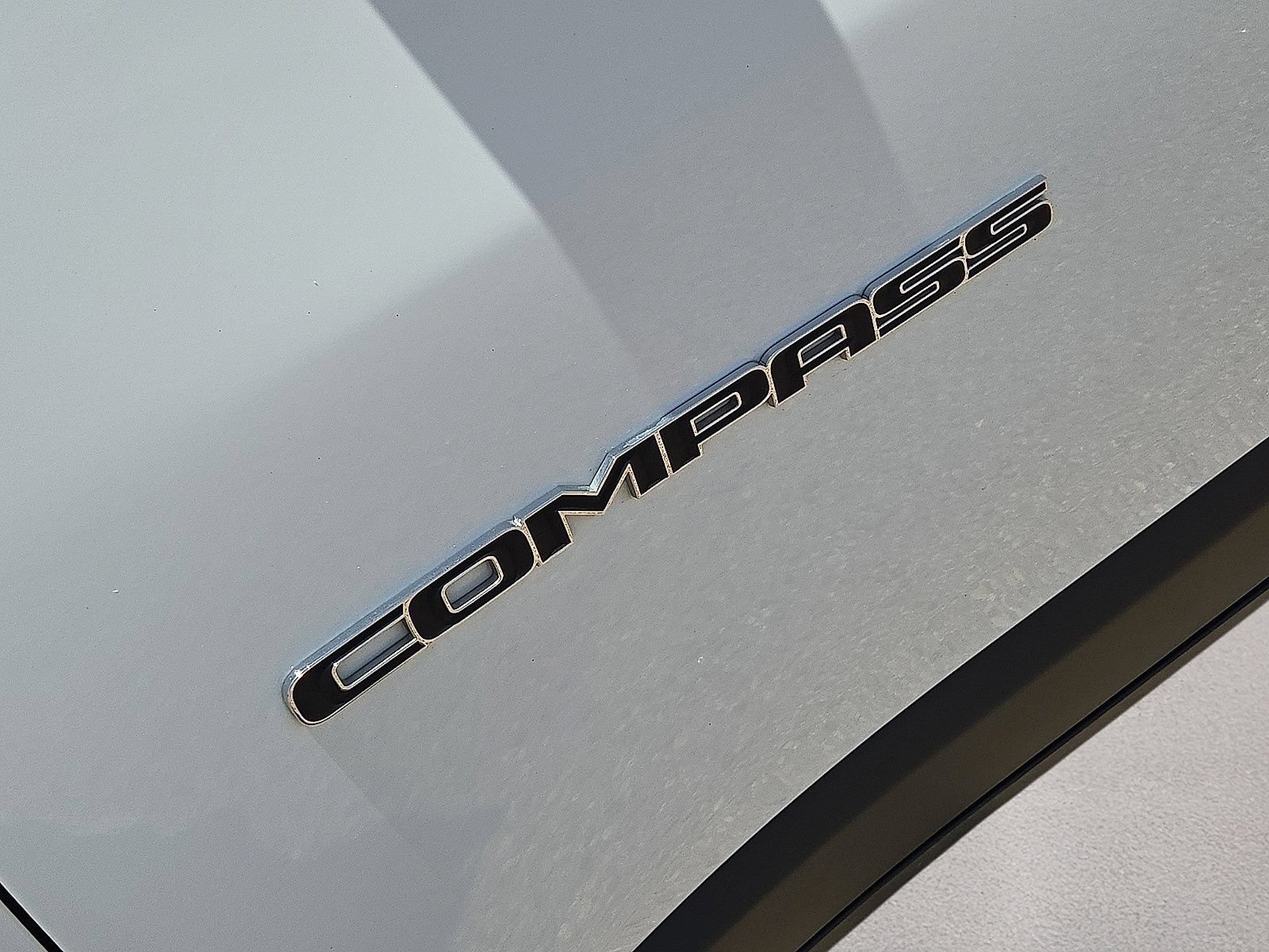 Used 2025 Jeep Compass Limited AWD/4WD image 11