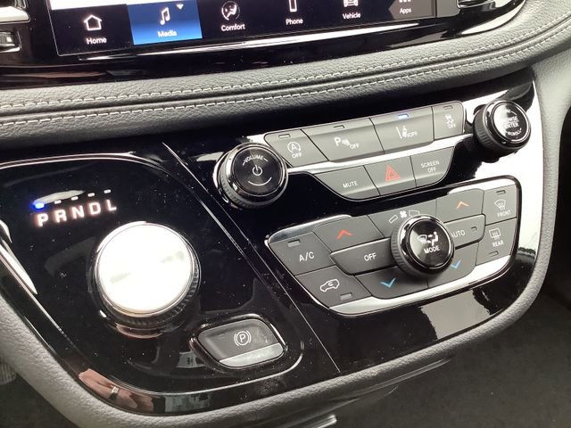 New 2026 Chrysler Pacifica Select image 16