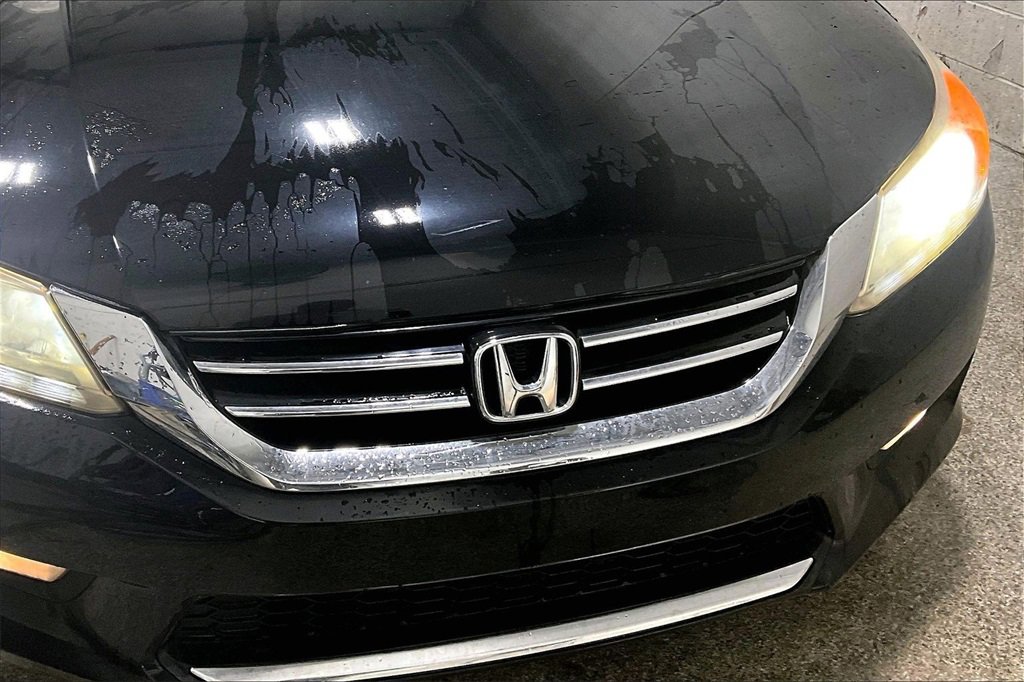 Used 2014 Honda Accord Touring image 32