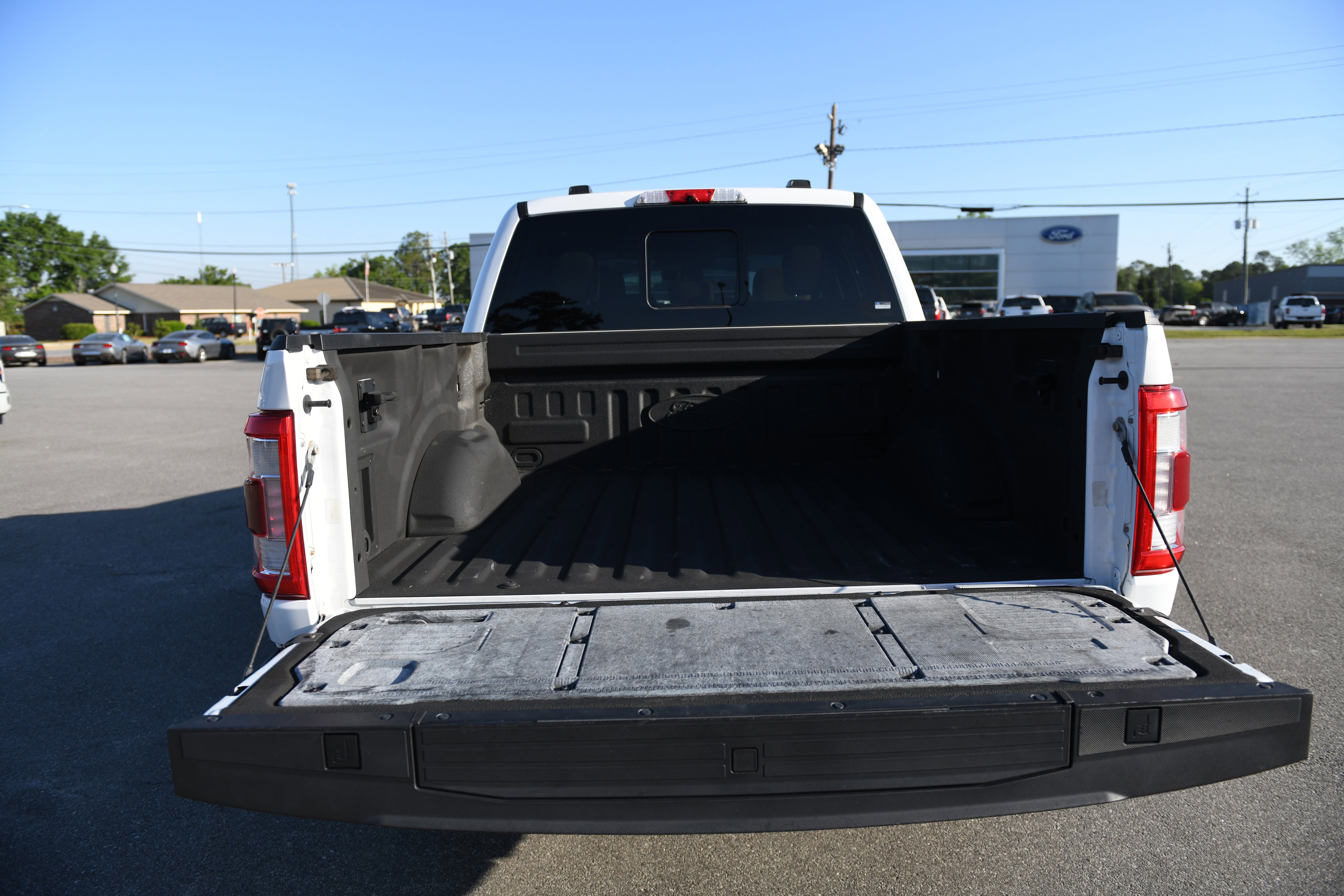 Used 2021 Ford F150 Lariat w/ Equipment Group 502A High AWD/4WD image 11