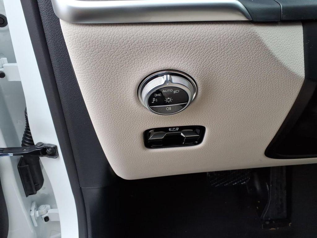 New 2026 Mercedes-Benz GLC 300 4MATIC image 17