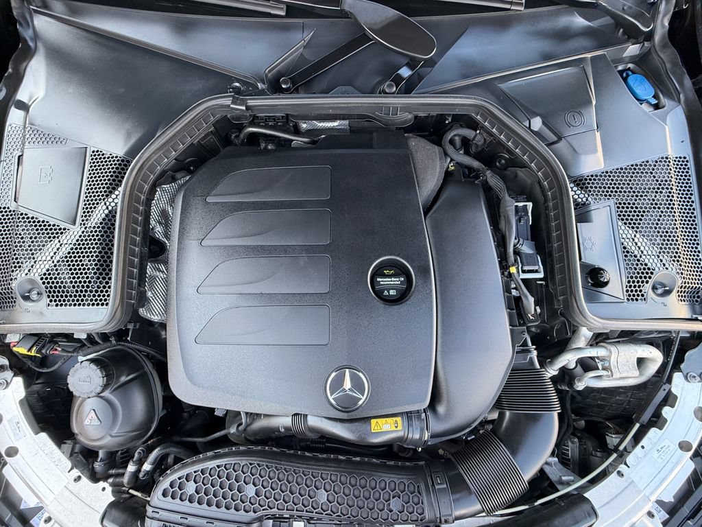 Used 2020 Mercedes-Benz C 300 Sedan w/ Premium Package image 9