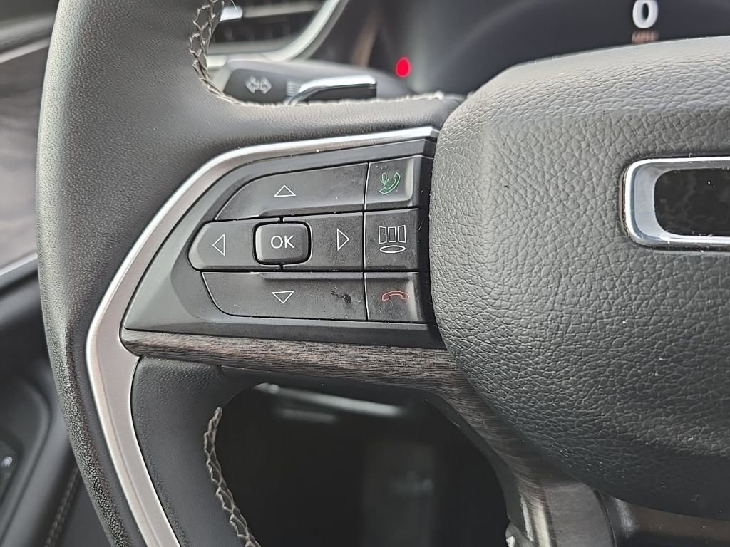 Used 2024 Jeep Grand Cherokee Limited AWD/4WD image 20