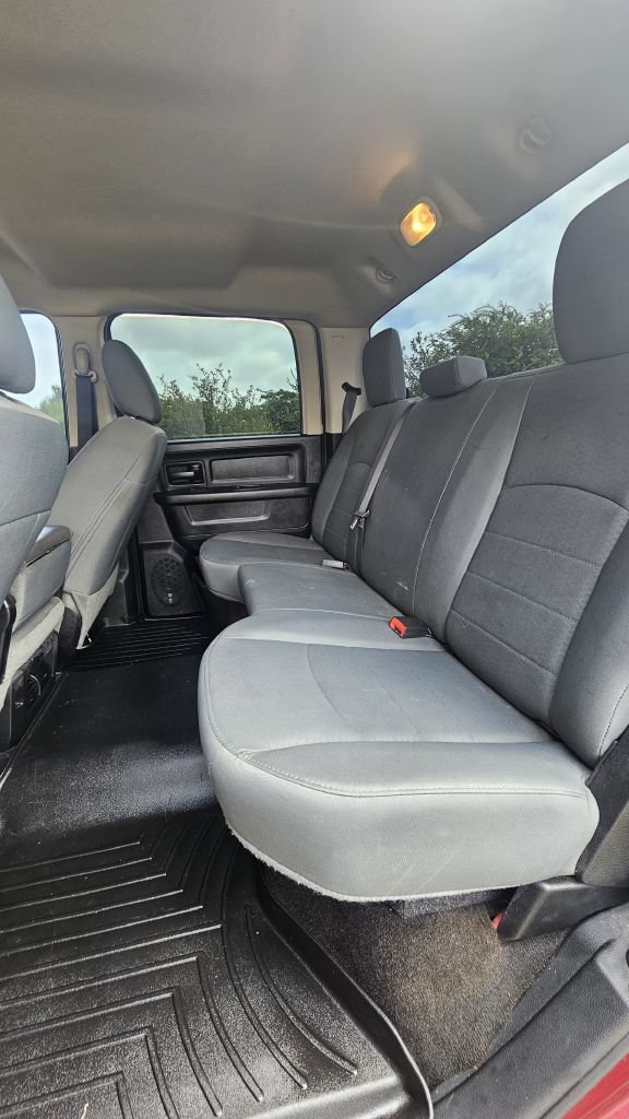 Used 2017 RAM 1500 Express AWD/4WD image 9