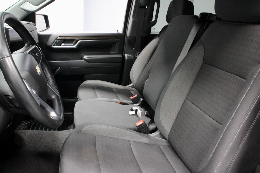 Used 2024 Chevrolet Silverado 1500 LT AWD/4WD image 23